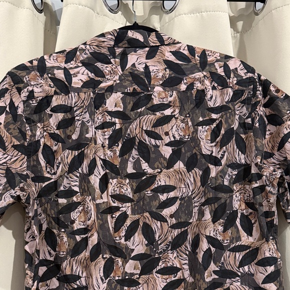 Zara Men's Black and Brown Leaf Print Shirt Size L Preloved - Picture 6 of 6